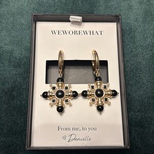 WEWOREWHAT Black and Gold Pendant Earrings